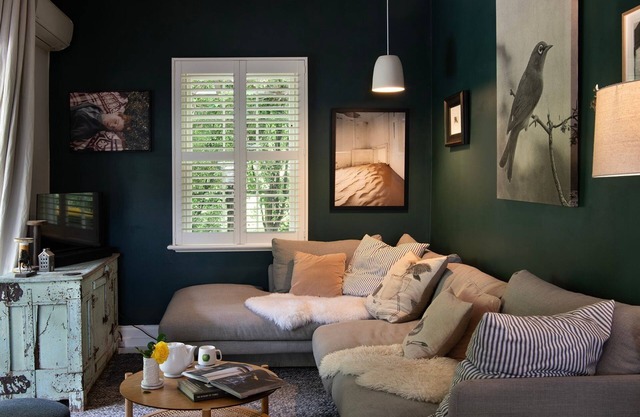 Gold Finch- stunningly designed dog-friendly miner's cottage in Hepburn Springs