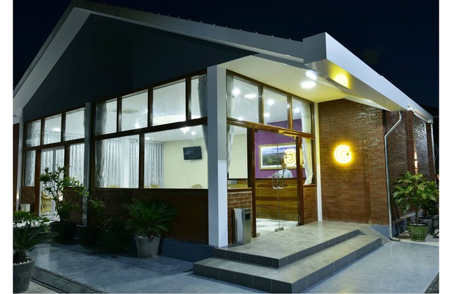 Gold Hotel
