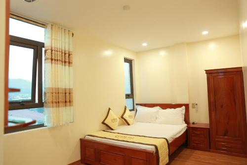 Gold Hotel