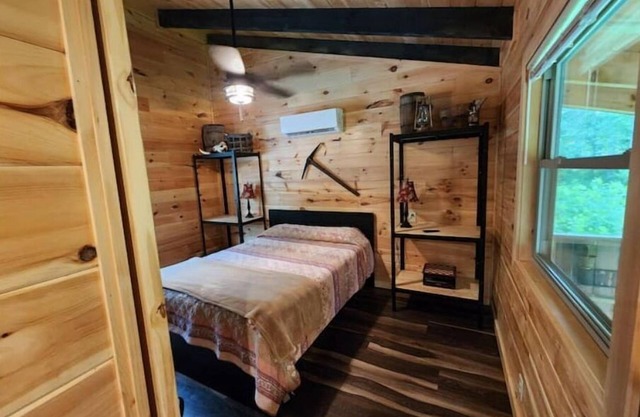 Gold Rush Cabin- Red River Gorge