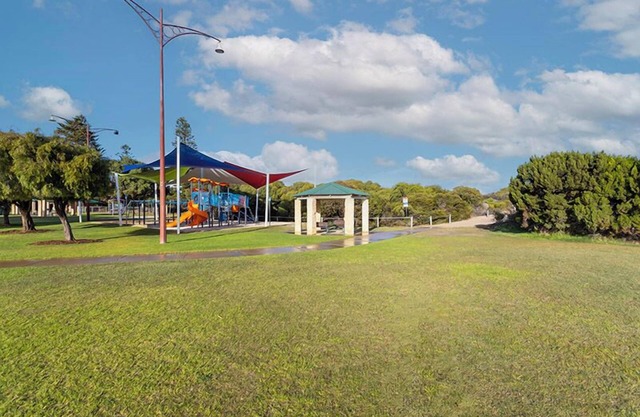 Golden Bay Beach Shack - Executive Escapes