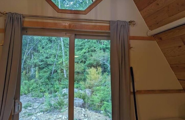 Golden rings cabin on 33 acres