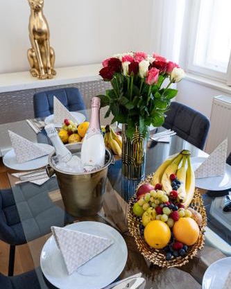 Golden Cat Suite
