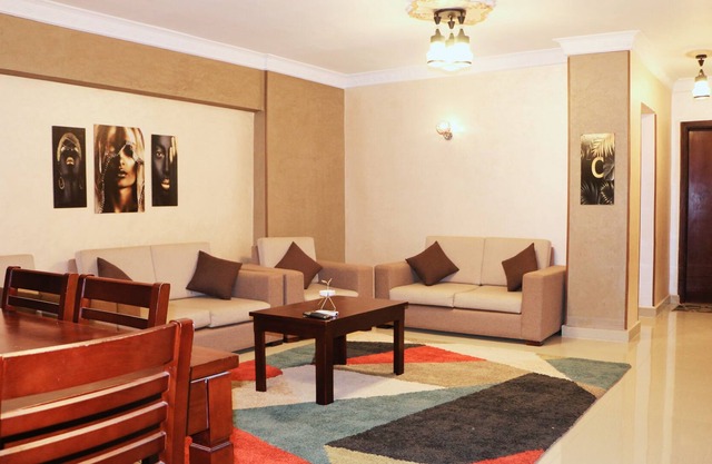 Golden Charming 3-bed Apartment in Cairo