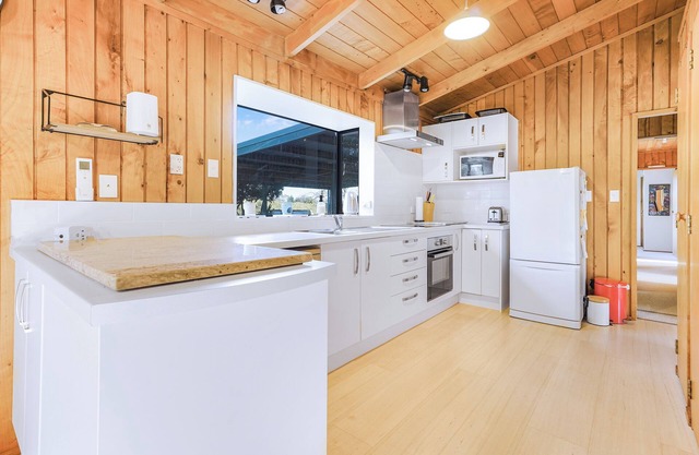 Golden Grove Retreat - Cambridge Holiday Home