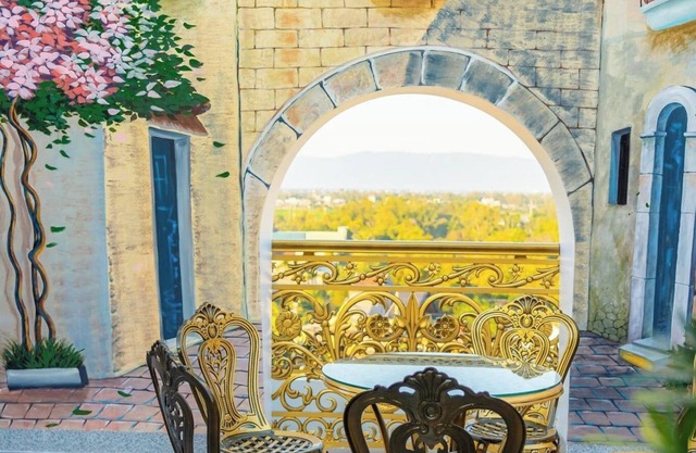 GOLDEN HOTEL 2