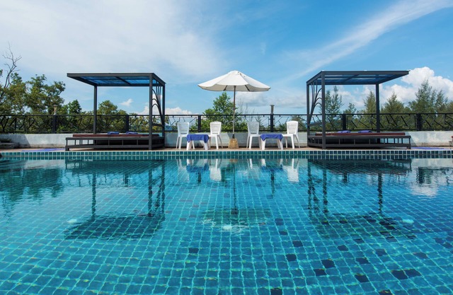 Golden Manora Hotel Bangtao Beach