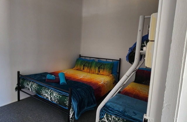 Golden Mt Rest Off Pepperina Lane, fully self-contained, sleeps 5 guests