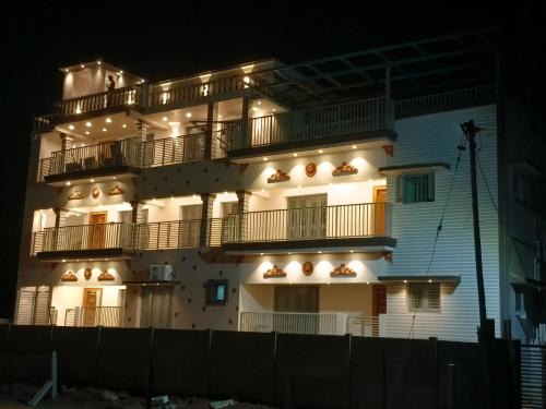 Golden Nest Family Stay & Inn
