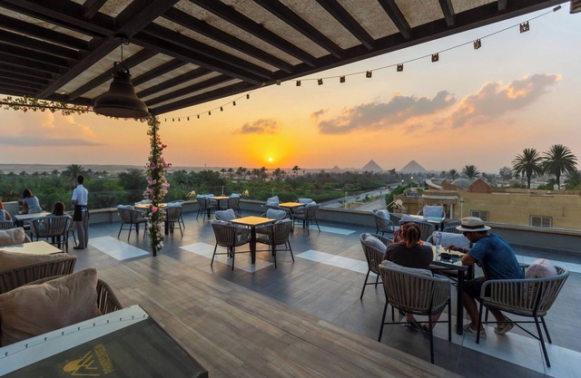 Golden Palm Sunrise Inn