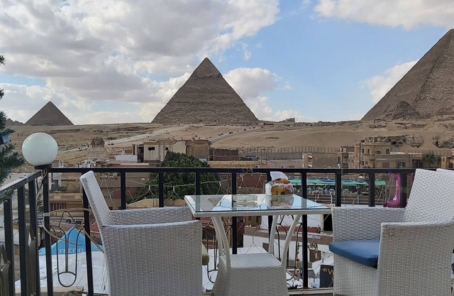 Golden Pyramids Inn