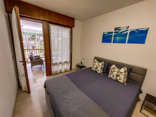 Golden Riviera No 7
