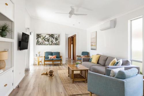 Golden Sands Pet Friendly 2 Mins Walk to Beach