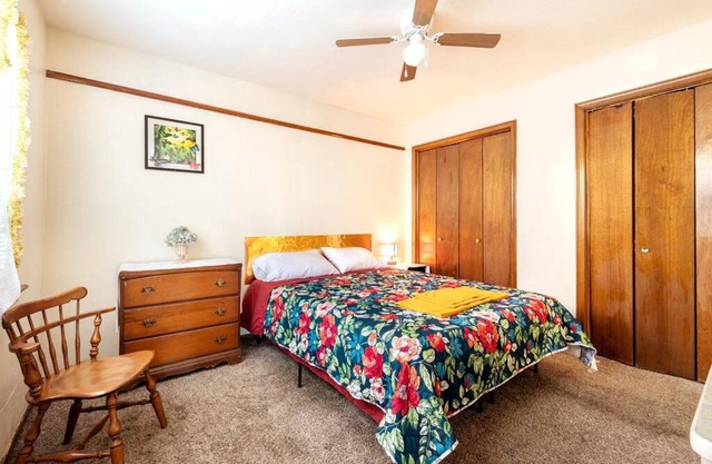 Golden Sunflower's Apt C