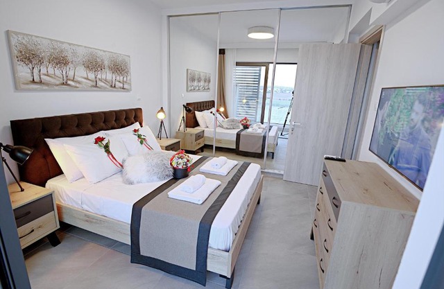 Golden Tree Apartment