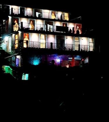 Golden Vintage Residency