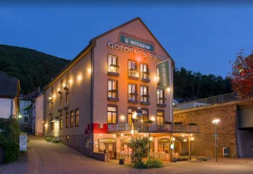 Goldenes Fass