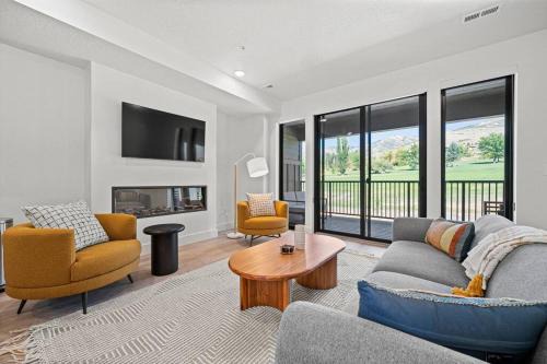 Golf and Ski Haven in Eden on Golf Course Pt C208