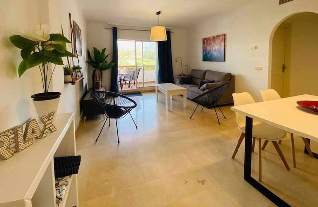 GOLF- Apart. con piscinas, parking y zonas de ocio