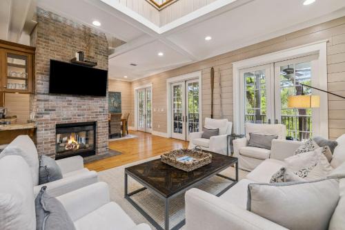 Golf Cart, Close to the Sand Hill Pool, Great Outdoor Space - Lake District, Watercolor Home home