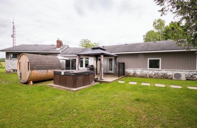 Golf Course Cottage in Little Britain
