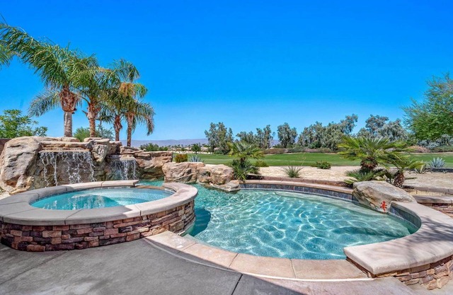 Golf Course home w/ Casita, pool/Spa, Waterfall, Outdoor Kitchen and Fire Pit
