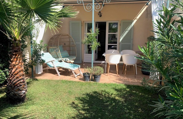 Golf de Saint Tropez, charming house, small private garden, swimming pool