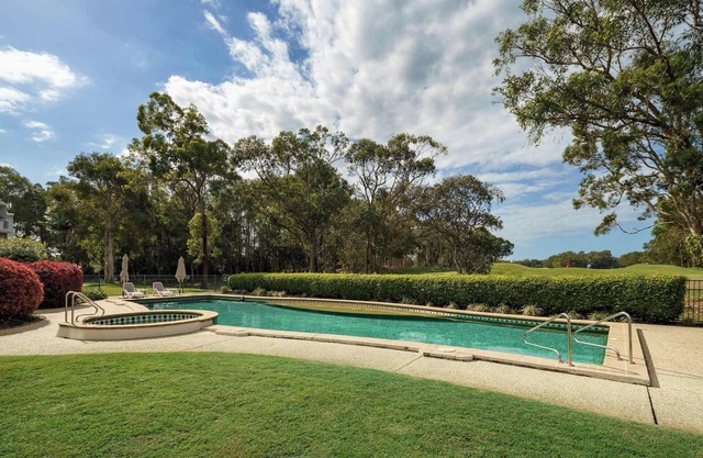 Golf Getaway Close to the Beach in Twin Waters