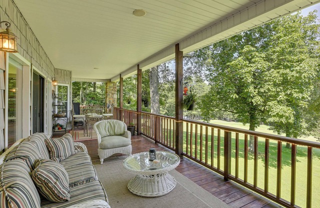 Golf, Hike & Explore: Blue Ridge Mtn Haven w/Deck