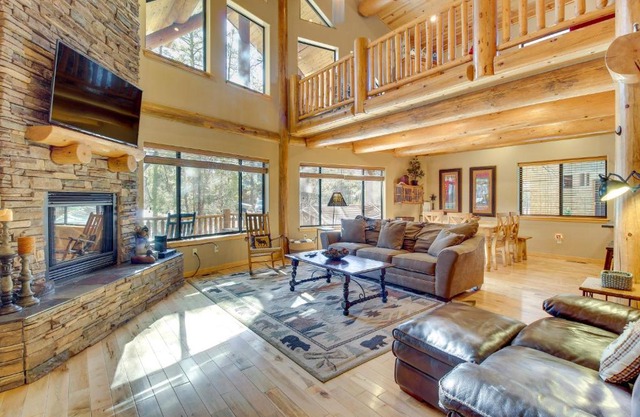 Golf, Hike, Relax Cabin 3 Miles to Lake!
