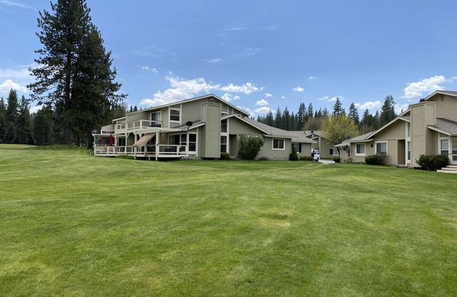 Golf Paradise Getaway - Sleeps 8!