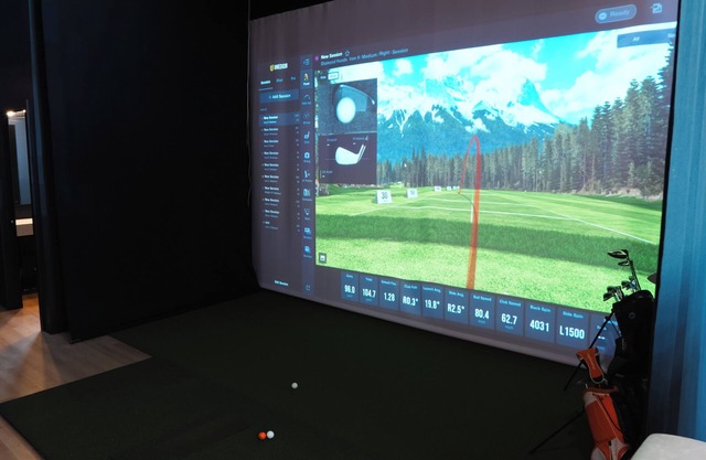 Golf Simulator and King Size APT - Downtown Sidney Ohio