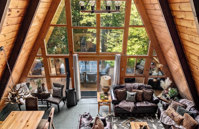 Golf/Ski A-Frame Chalet w/Hot Tub, Sauna, 2 King Beds - Near Town