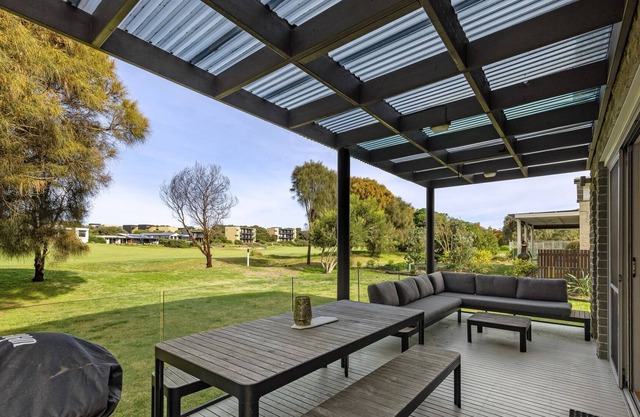 Golfers retreat situated right on the world famous Moonah Links Golf Course