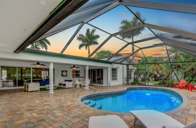 Golfview 2 - lakeside & private pool