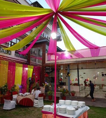Gomti Hotel