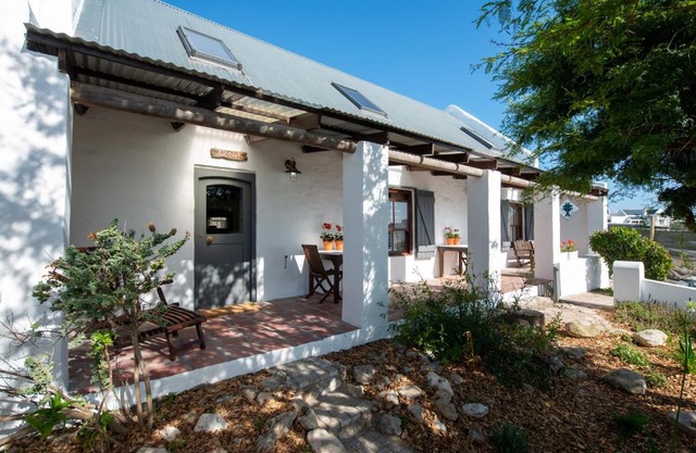 Gonana Studios & Villa