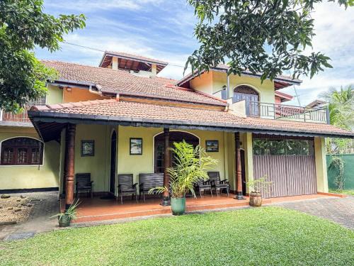 Gondolas Home Stay