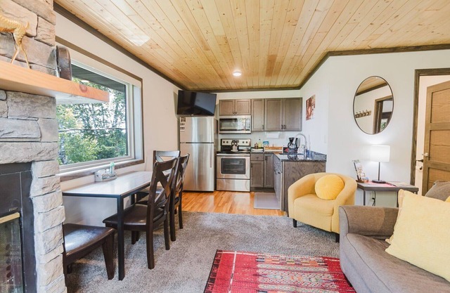 Lester River Suite w/ Sauna & Fire Pit