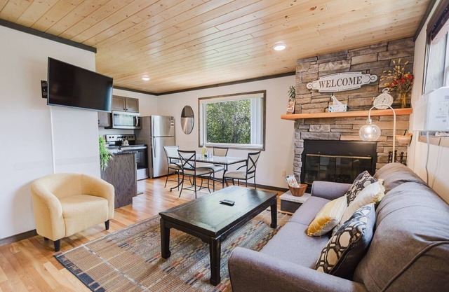French River Suite w/ Sauna & Fire Pit
