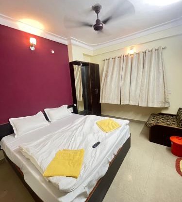 Gopi Nikunj I just opposite shreenathji temple back gate 20mtr I 966o9o1oo6