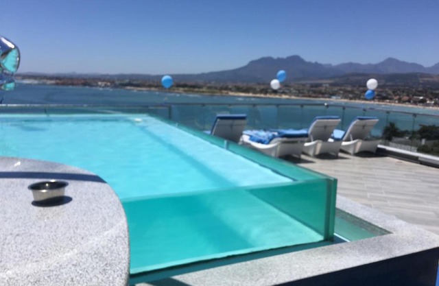 GORDON's SHORE LUXURY APARTMENTS - Solar Powered