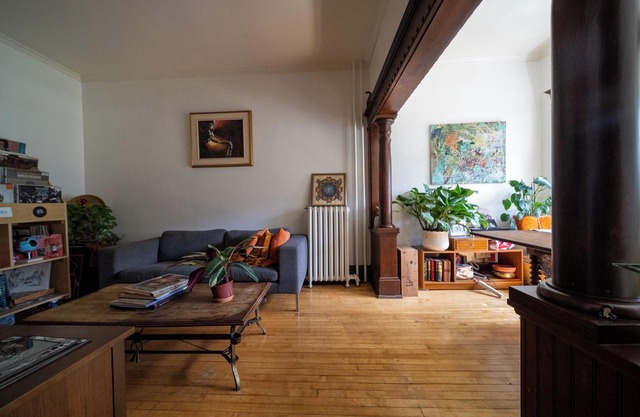 Gorgeous 1000 sq foot apartment above storefront on Queen Street West/Parkdale