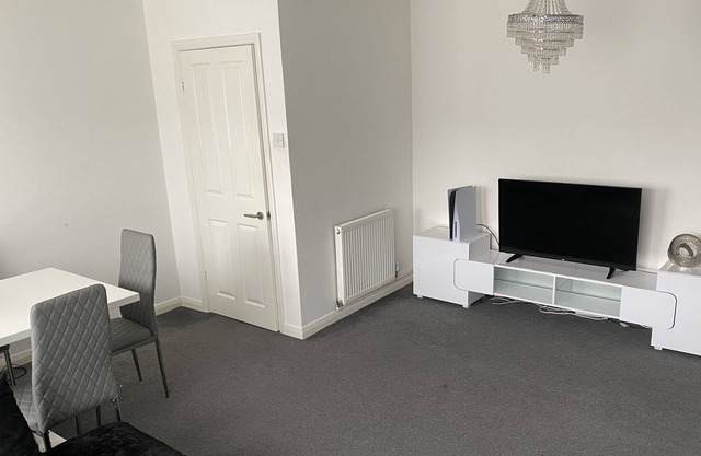 Gorgeous 2-Bed Apt in Leafy Richmond!