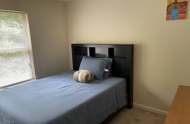 Gorgeous 2 Bedroom Condo in Stonecrest