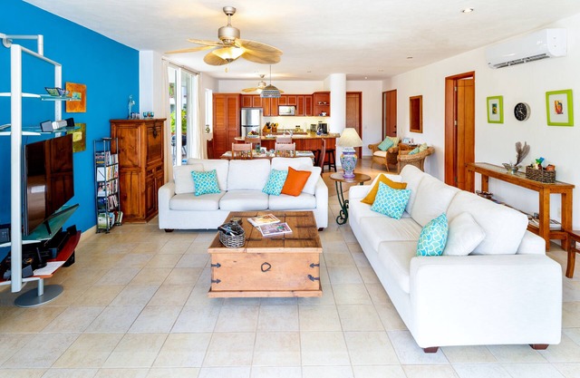 Gorgeous 2BR Condo Directamente en la playa de Cozumel Perfect !!!!!