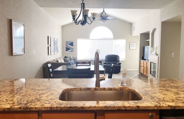 ** Precioso ** 2BR, 2BA ** 20 minutos Denver o Boulder* Moderno-Limpio-Brillante