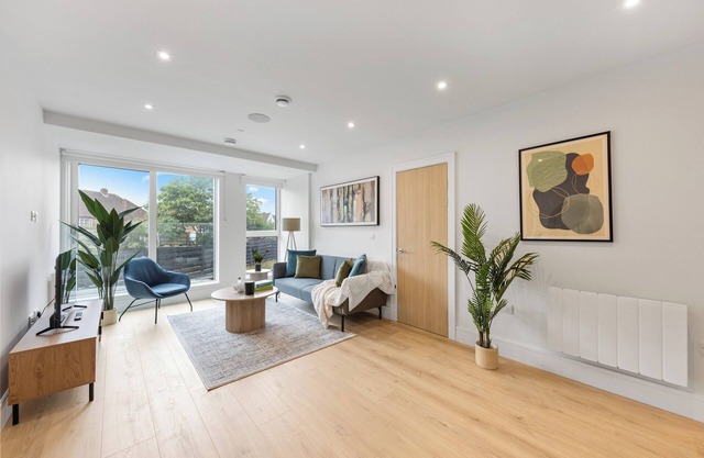 Gorgeous 2BR apartment in London Plus Gym, Cinema, Games Room and Workspace
