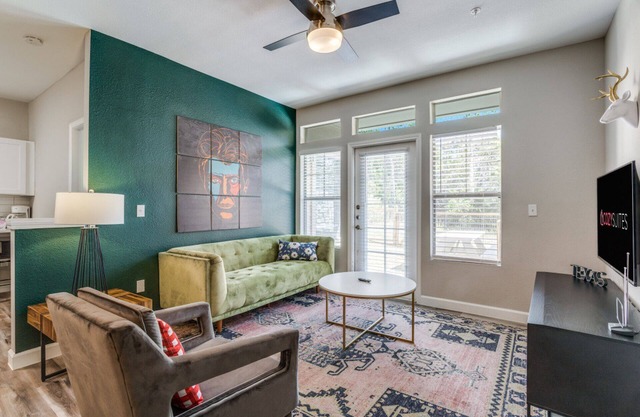 Gorgeous 2BR in Champion City 0530