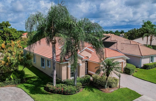 Espléndida villa de 3 dormitorios y 2 baños con increíbles vistas al lago